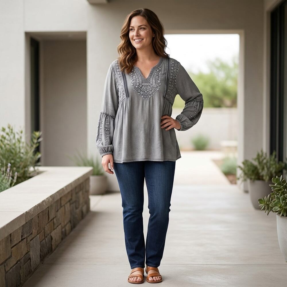 NWT Solitaire Gray Embroidered Beaded V-Neck Blouse Women Size XL - Picture 2 of 10